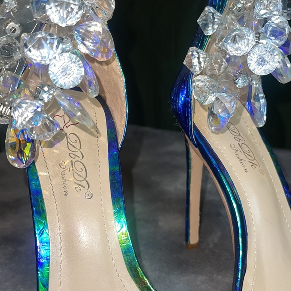 Multicolor Jeweled Snake Embossed Heel - Picture 5 of 9